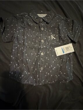 Calvin Klein Boys Charcoal Gray Button-Down Shirt with Palm Print